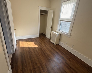471 Hall Avenue - Photo Thumbnail 5