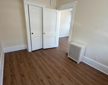 471 Hall Avenue - Photo Thumbnail 4
