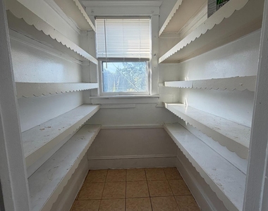 471 Hall Avenue - Photo Thumbnail 10
