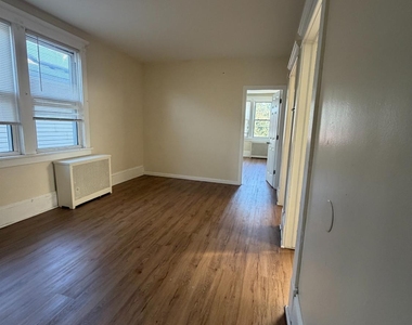 471 Hall Avenue - Photo Thumbnail 2