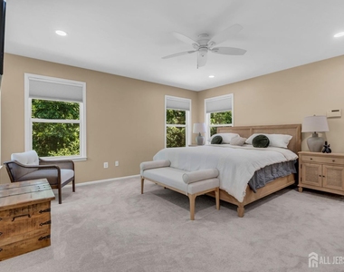 4 Scott Drive - Photo Thumbnail 17