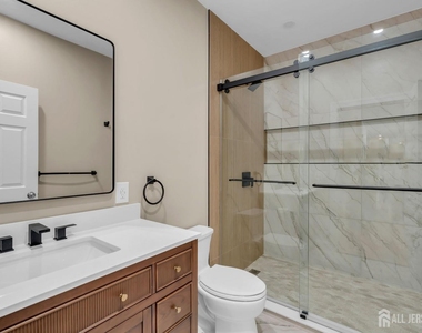 4 Scott Drive - Photo Thumbnail 16