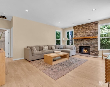 4 Scott Drive - Photo Thumbnail 14