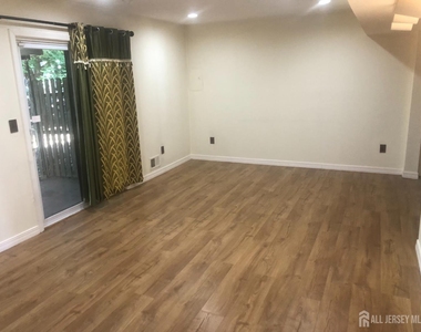 8201 Hana Road - Photo Thumbnail 3