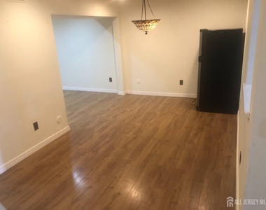 8201 Hana Road - Photo Thumbnail 4