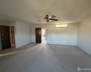 2707 Merrywood Drive - Photo Thumbnail 9
