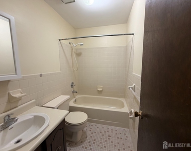 2707 Merrywood Drive - Photo Thumbnail 31