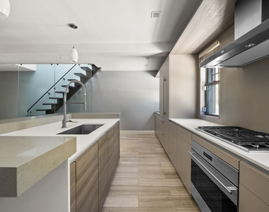 517 E 118th Street - Photo Thumbnail 3