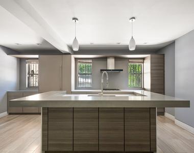 517 E 118th Street - Photo Thumbnail 2