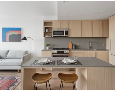 315 W 33rd Street - Photo Thumbnail 1