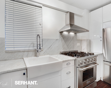 301 E 63rd Street - Photo Thumbnail 5