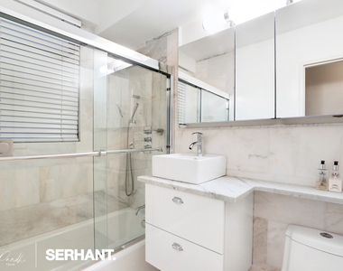 301 E 63rd Street - Photo Thumbnail 6