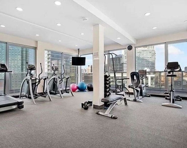 26-26 Jackson Avenue - Photo Thumbnail 8