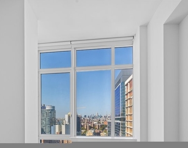 80 Dekalb Avenue - Photo Thumbnail 11
