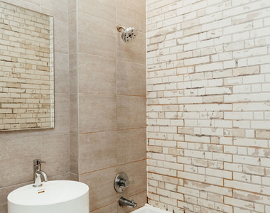 337 Melrose St - Photo Thumbnail 8