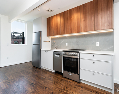 179 N 7th St - Photo Thumbnail 5