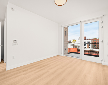 229 Wythe Ave - Photo Thumbnail 4