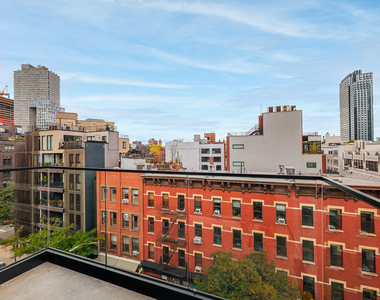 229 Wythe Ave - Photo Thumbnail 2