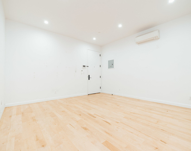 314 Evergreen Ave - Photo Thumbnail 1