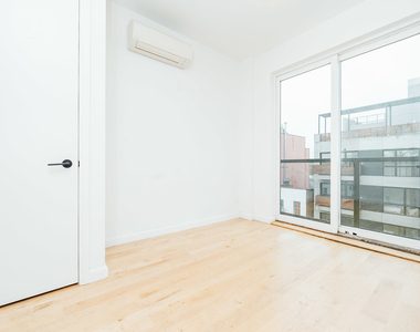 314 Evergreen Ave - Photo Thumbnail 3