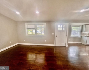 419 Shenandoah Place - Photo Thumbnail 8