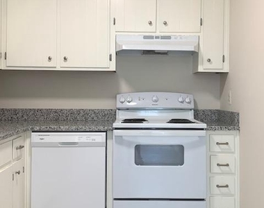 1807 Meadow Drive - Photo Thumbnail 7