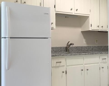 1807 Meadow Drive - Photo Thumbnail 6