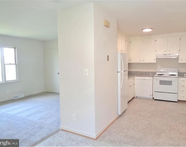 1807 Meadow Drive - Photo Thumbnail 4