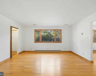 10003 Courthouse Road - Photo Thumbnail 10