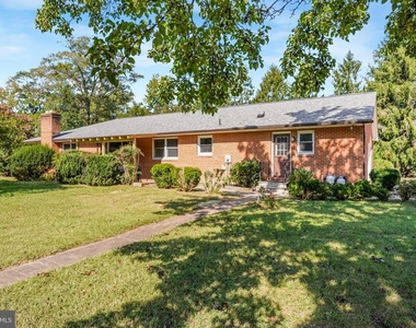 10003 Courthouse Road - Photo Thumbnail 5