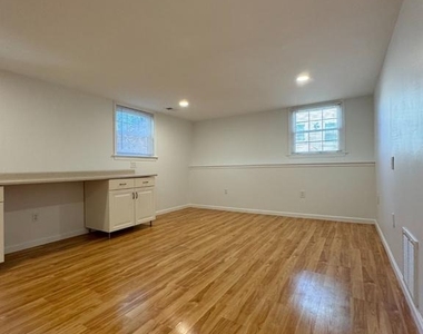 2510 Paxton Street - Photo Thumbnail 4
