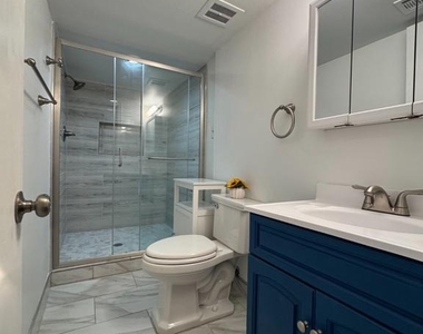 2510 Paxton Street - Photo Thumbnail 6