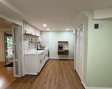 2510 Paxton Street - Photo Thumbnail 3
