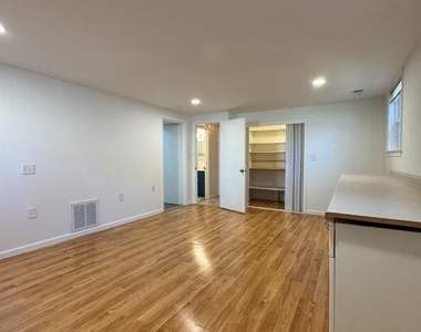 2510 Paxton Street - Photo Thumbnail 8