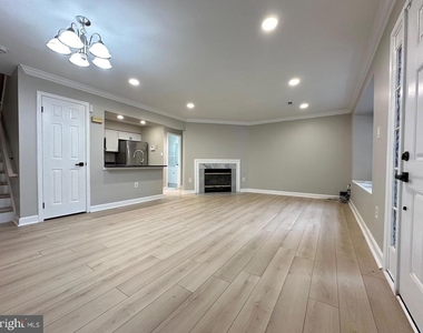 12103 Salemtown Drive - Photo Thumbnail 3