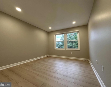 12103 Salemtown Drive - Photo Thumbnail 30