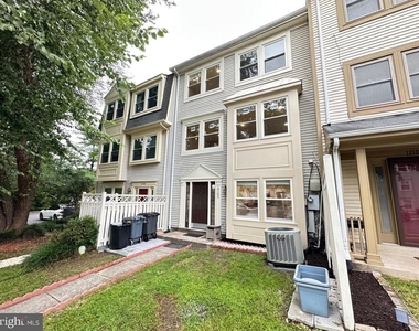 12103 Salemtown Drive - Photo Thumbnail 2