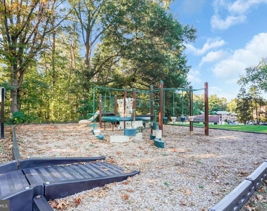 1600 Renate Drive - Photo Thumbnail 18