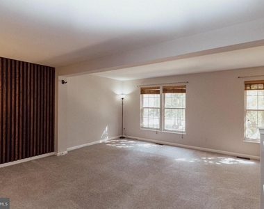 10327 Oconnell Court - Photo Thumbnail 5