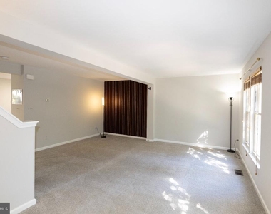 10327 Oconnell Court - Photo Thumbnail 6