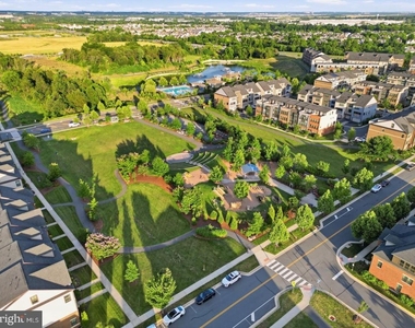22311 Tees Terrace - Photo Thumbnail 12