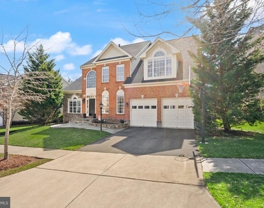 43941 Riverpoint Drive - Photo Thumbnail 1