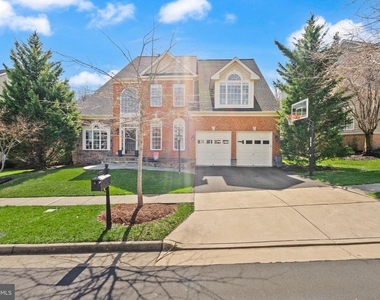 43941 Riverpoint Drive - Photo Thumbnail 3