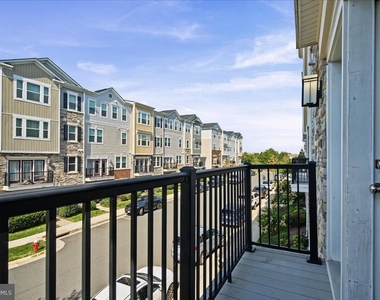24584 Rosebay Terrace - Photo Thumbnail 12