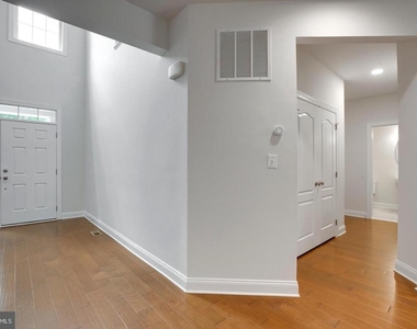 42936 Courtland Chase Square - Photo Thumbnail 7
