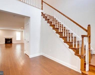 42936 Courtland Chase Square - Photo Thumbnail 4