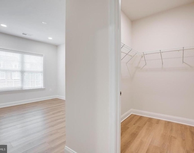 42936 Courtland Chase Square - Photo Thumbnail 39