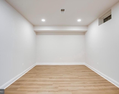 42936 Courtland Chase Square - Photo Thumbnail 63