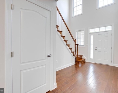 42936 Courtland Chase Square - Photo Thumbnail 5