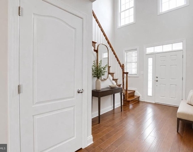 42936 Courtland Chase Square - Photo Thumbnail 2